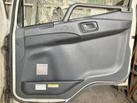 三菱ふそうファイター幌ウイング中型（4t）[写真28]