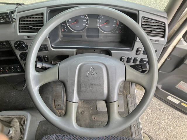 三菱ふそうファイター幌ウイング中型（4t）[写真33]