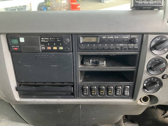 三菱ふそうファイター幌ウイング中型（4t）[写真35]