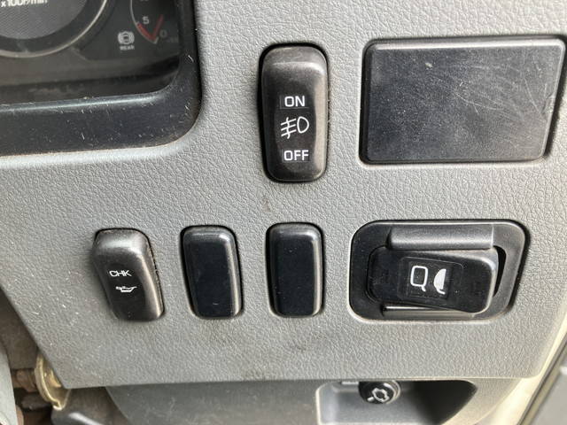 三菱ふそうファイター幌ウイング中型（4t）[写真39]