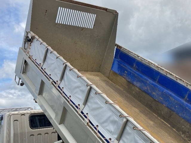 三菱キャンターダンプ小型（2t・3t）[写真09]