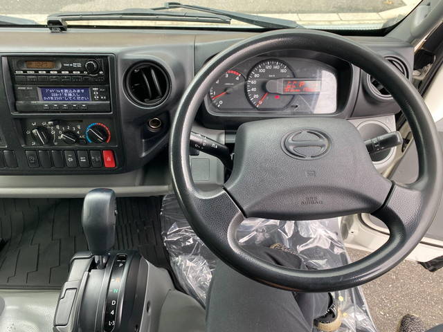 日野デュトロアルミバン小型（2t・3t）[写真12]