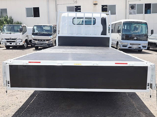 三菱ふそうキャンター平ボディ小型（2t・3t）[写真11]