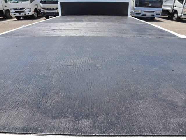 三菱ふそうキャンター平ボディ小型（2t・3t）[写真12]