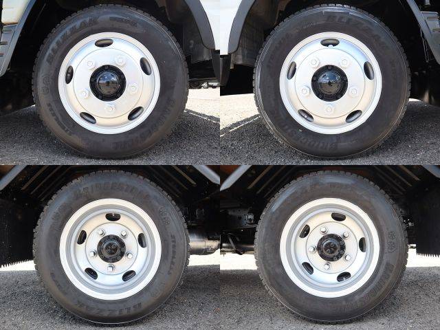 三菱ふそうキャンター平ボディ小型（2t・3t）[写真25]