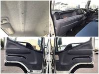 三菱ふそうキャンター冷蔵冷凍ウイング小型（2t・3t）[写真32]