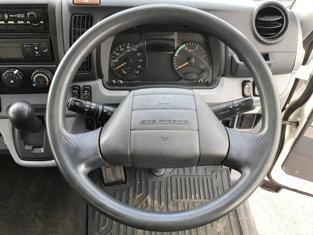 三菱ふそうキャンター冷蔵冷凍ウイング小型（2t・3t）[写真36]