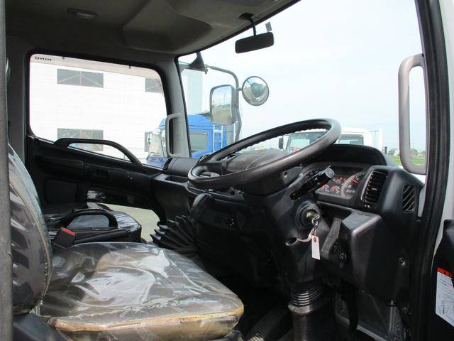 日野レンジャー平ボディ中型（4t）[写真10]