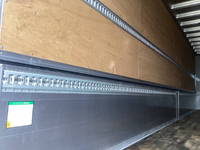 いすゞギガアルミウイング大型（10t）[写真13]