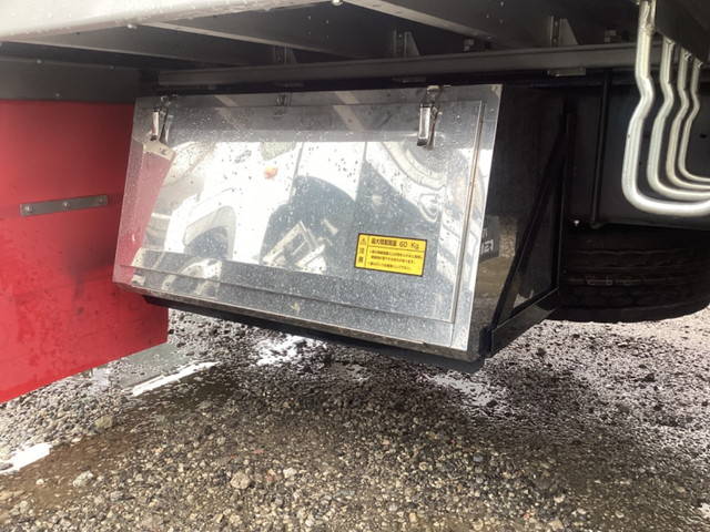 いすゞギガアルミウイング大型（10t）[写真17]