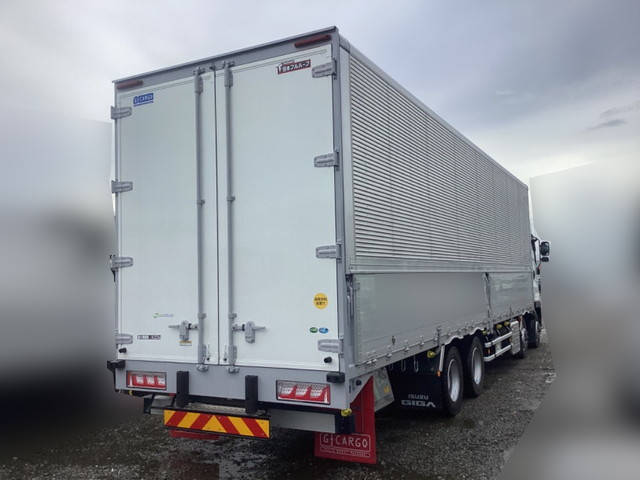 いすゞギガアルミウイング大型（10t）[写真02]