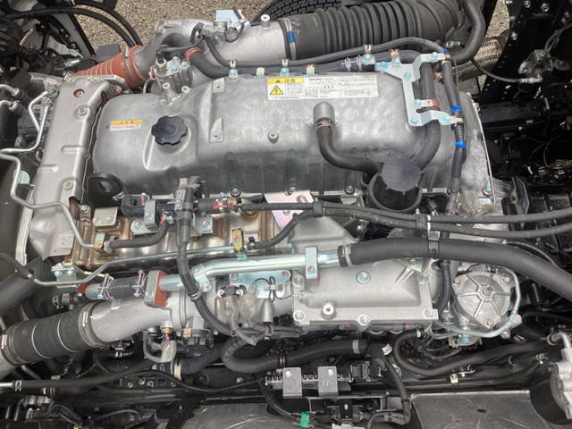 いすゞギガアルミウイング大型（10t）[写真23]