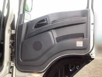 いすゞギガアルミウイング大型（10t）[写真25]