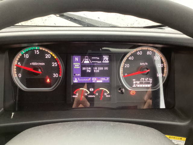 いすゞギガアルミウイング大型（10t）[写真29]