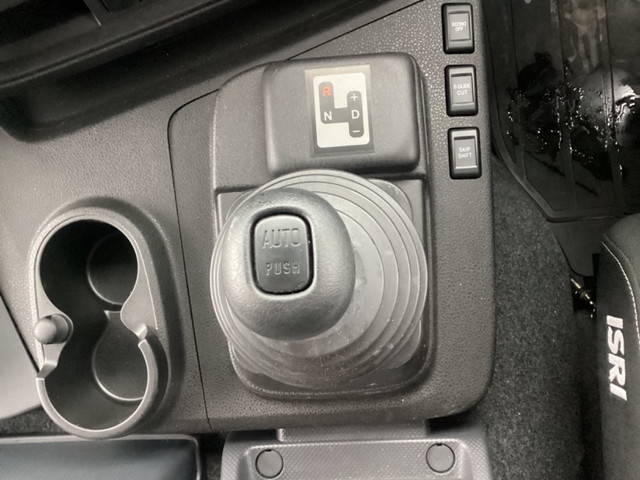 いすゞギガアルミウイング大型（10t）[写真30]