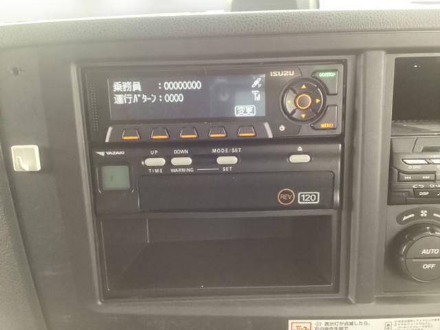 いすゞギガアルミウイング大型（10t）[写真33]