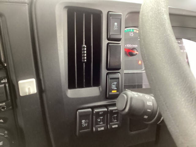 いすゞギガアルミウイング大型（10t）[写真37]