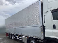 いすゞギガアルミウイング大型（10t）[写真05]