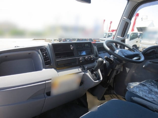 三菱ふそうキャンター冷凍車（冷蔵車）小型（2t・3t）[写真14]