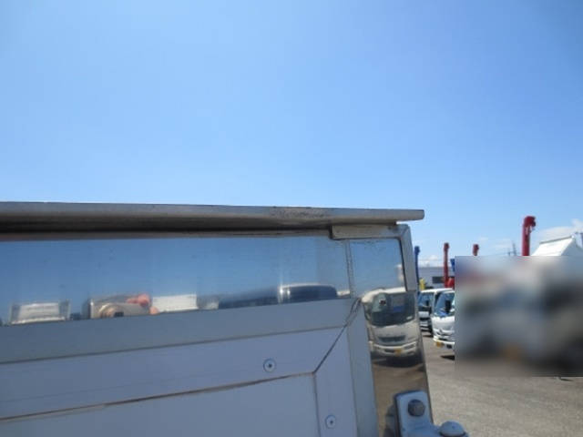 三菱ふそうキャンター冷凍車（冷蔵車）小型（2t・3t）[写真22]