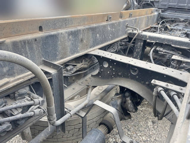 UDトラックスクオン深ダンプ（土砂禁ダンプ）大型（10t）[写真19]