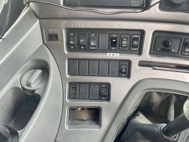 UDトラックスクオン深ダンプ（土砂禁ダンプ）大型（10t）[写真32]