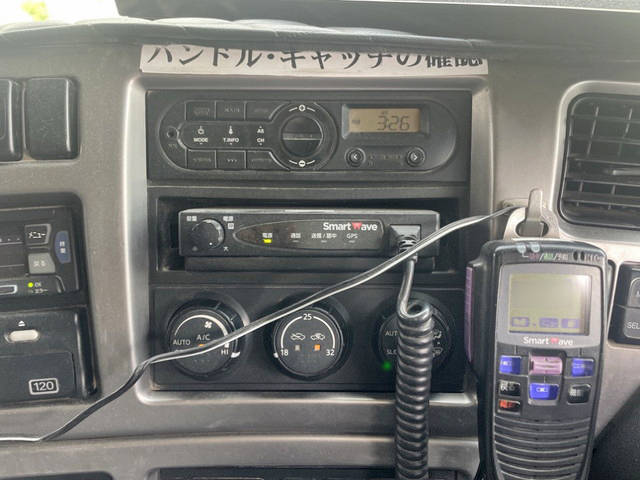 UDトラックスクオン深ダンプ（土砂禁ダンプ）大型（10t）[写真33]