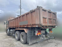 UDトラックスクオン深ダンプ（土砂禁ダンプ）大型（10t）[写真03]