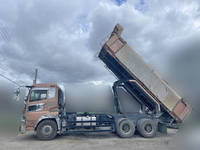 UDトラックスクオン深ダンプ（土砂禁ダンプ）大型（10t）[写真06]