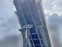 UDトラックスクオン深ダンプ（土砂禁ダンプ）大型（10t）[写真08]