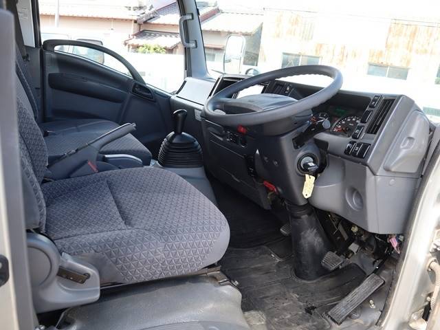 いすゞエルフ平ボディ小型（2t・3t）[写真24]