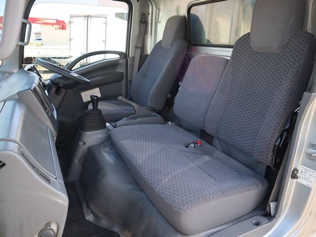 いすゞエルフ平ボディ小型（2t・3t）[写真27]