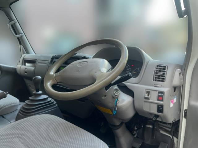 トヨタトヨエースアルミバン小型（2t・3t）[写真27]