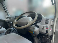 トヨタトヨエースアルミバン小型（2t・3t）[写真27]