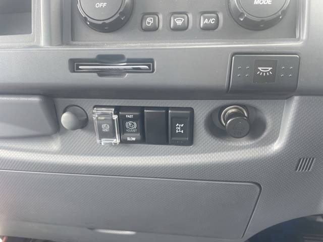 いすゞフォワードセーフティクレーン4段中型（4t）[写真37]