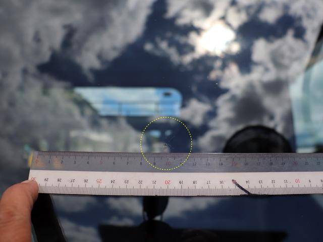 いすゞフォワードコンテナ専用車中型（4t）[写真16]