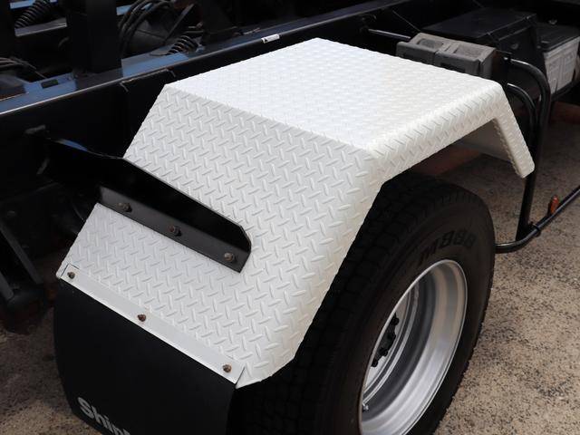 いすゞフォワードコンテナ専用車中型（4t）[写真18]