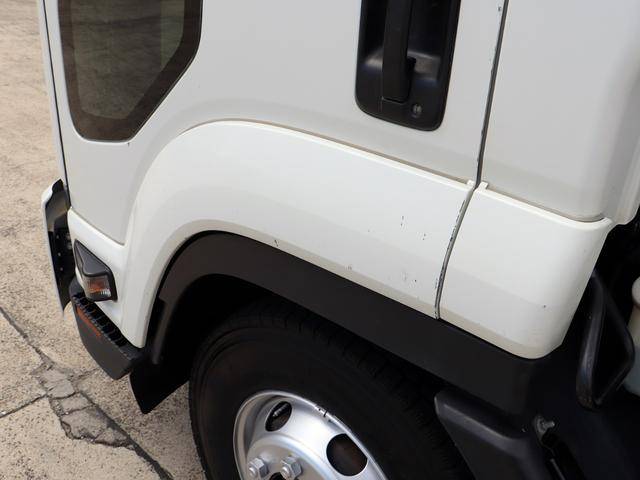 いすゞフォワードコンテナ専用車中型（4t）[写真23]