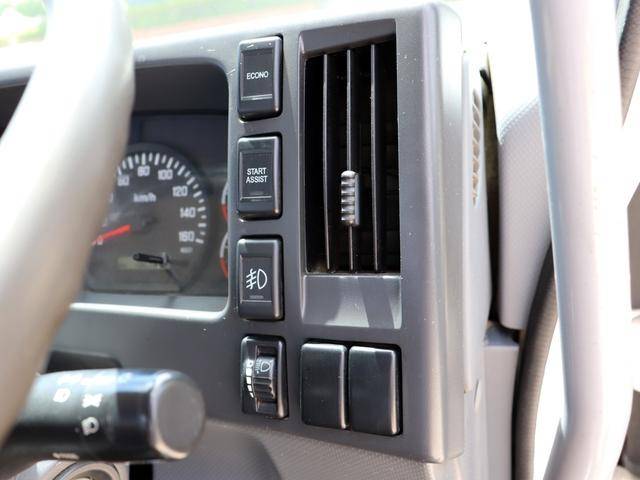 いすゞフォワードコンテナ専用車中型（4t）[写真30]