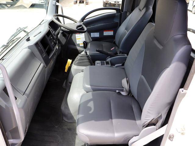 いすゞフォワードコンテナ専用車中型（4t）[写真31]
