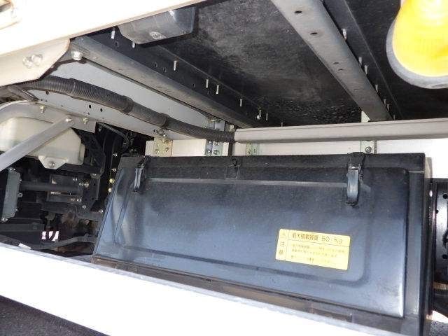 いすゞフォワードアルミウイング中型（4t）[写真13]