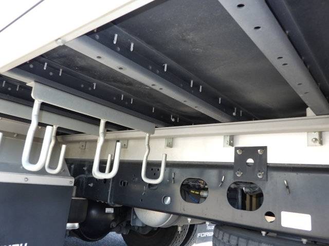 いすゞフォワードアルミウイング中型（4t）[写真14]