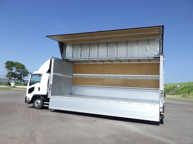 いすゞフォワードアルミウイング中型（4t）[写真02]