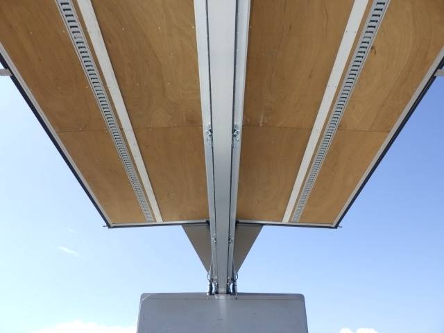 いすゞフォワードアルミウイング中型（4t）[写真07]