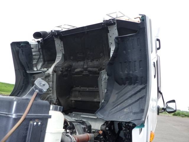 UDトラックスクオントレーラーヘッド（トラクターヘッド）大型（10t）[写真28]