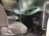 いすゞフォワードアルミバン中型（4t）[写真24]