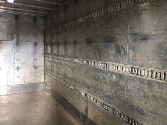 いすゞフォワードアルミバン中型（4t）[写真05]