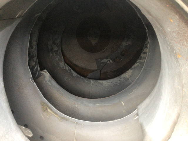 UDトラックスクオンミキサー車（コンクリートミキサー）大型（10t）[写真14]