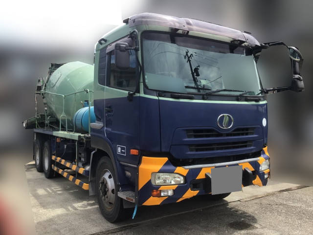 UDトラックスクオンミキサー車（コンクリートミキサー）大型（10t）[写真03]