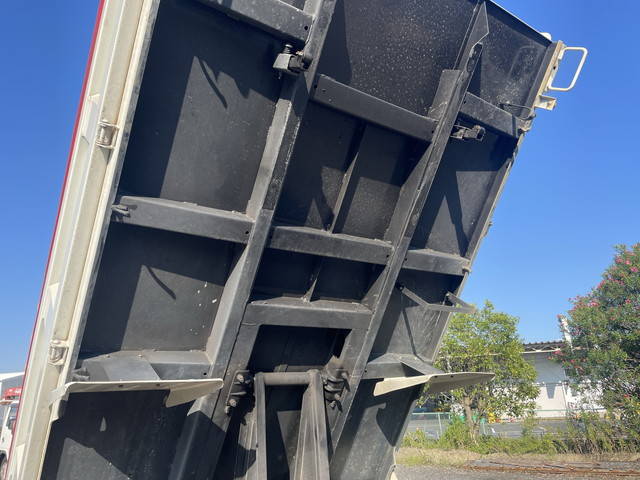 三菱ふそうキャンターダンプ小型（2t・3t）[写真18]